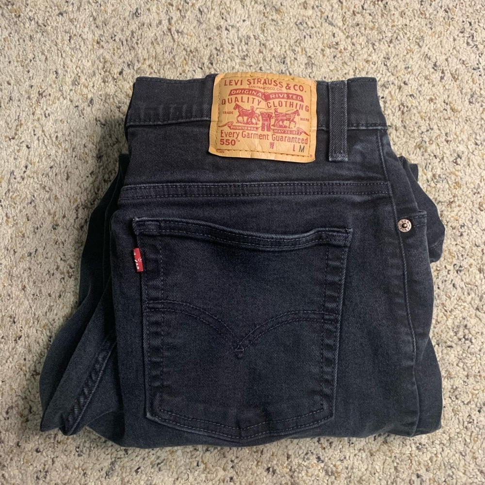 Levi Black High Rise Mom Jean